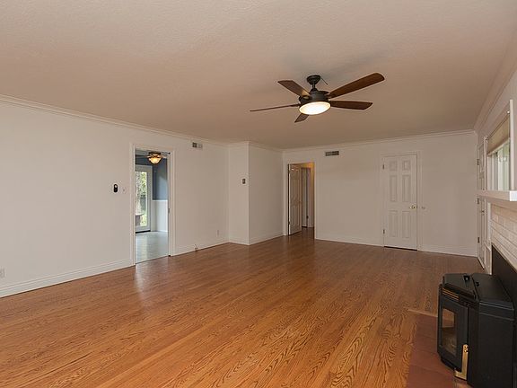 Living Room (View 2)