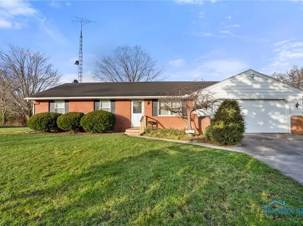 2318 N Manor Dr, Genoa, OH 43430