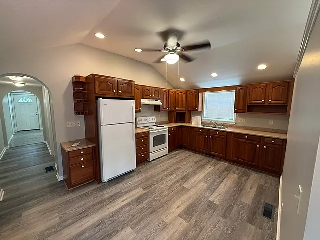 239 W North St #1 — Photo 5