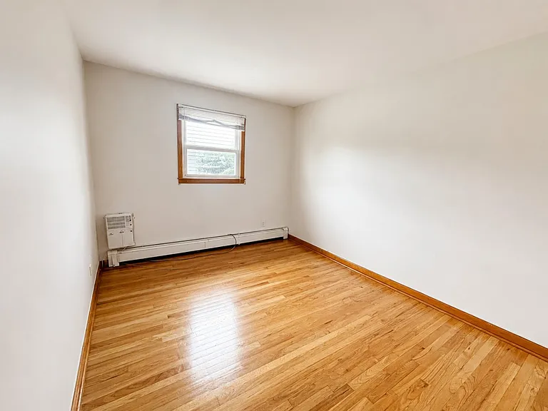 40 Stuyvesant Ave #4 — Photo 9