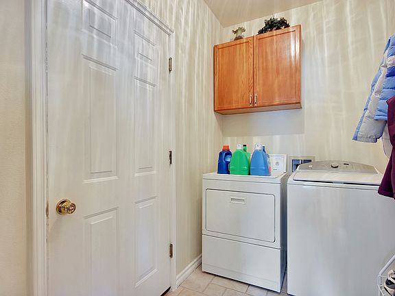 5th image of 12119 199th Avenue Ct E