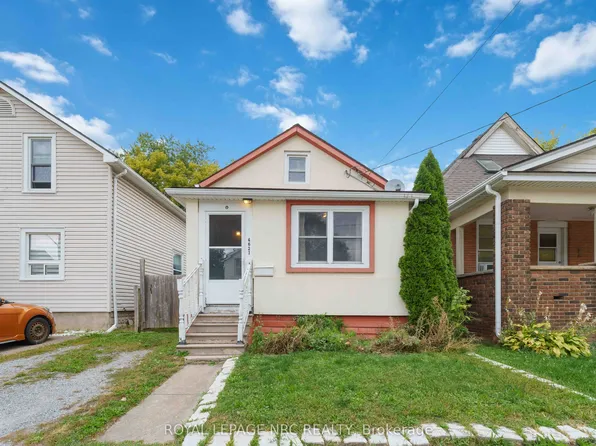4621 Jepson St, Niagara Falls, ON L2E 1J5