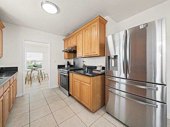5th image of 204 N Ynez Ave
