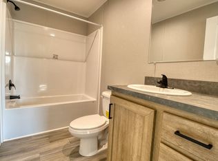 340 Canterbury Ln #129, Newport, MI 48166