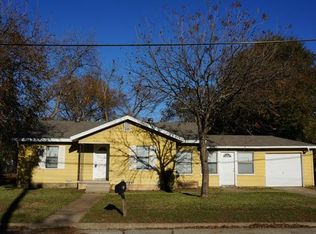 512 W Wilson St, Cleburne, TX 76033