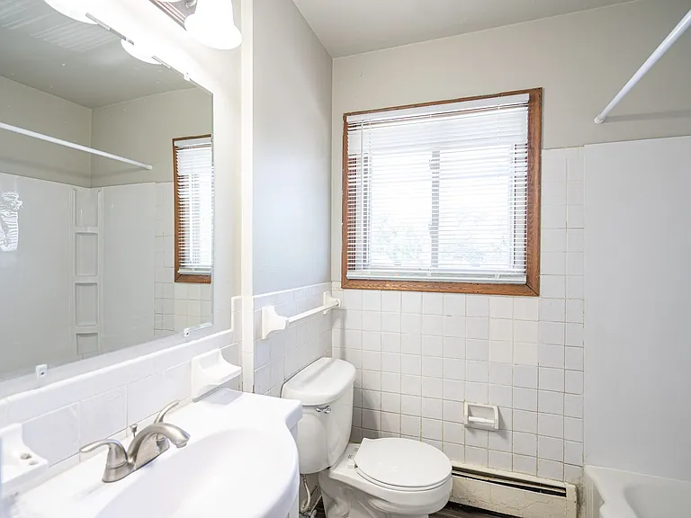 4055 Lyndale Ave N — Photo 16