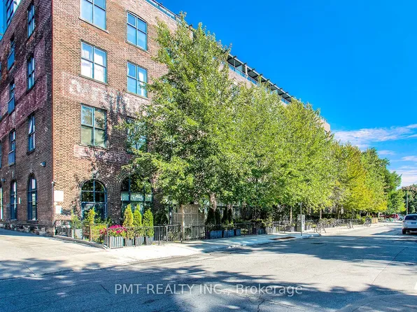 369 Sorauren Ave Unit 311, Toronto, ON M6R 3C2
