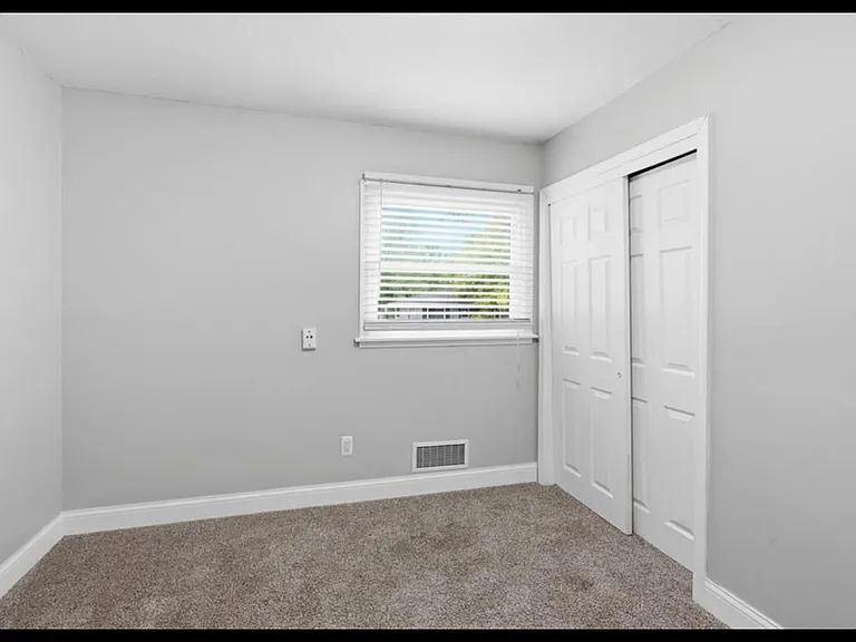 2902 W 7th St — Photo 10