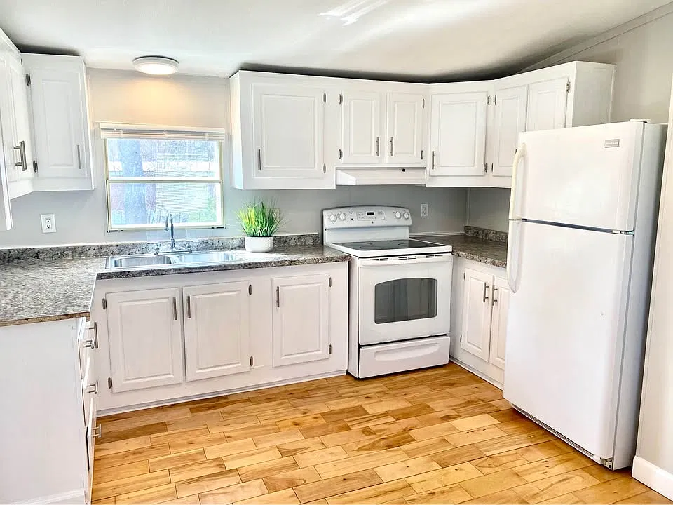 6 Sawyer Rd