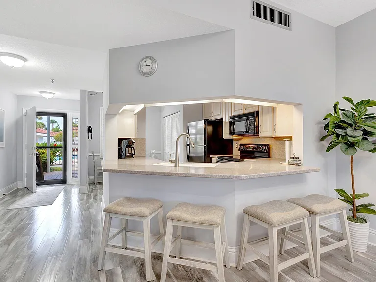 200 Waterway Rd #109 — Photo 10