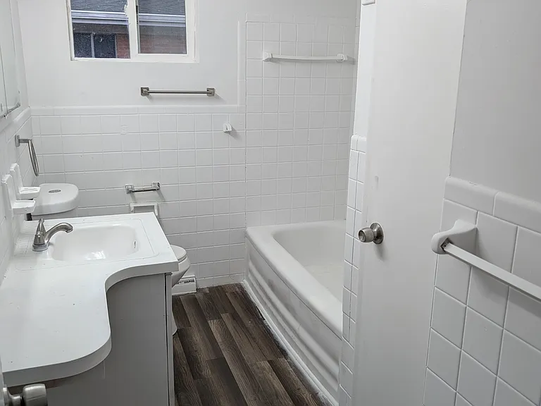 96 Cromwell Pl — Photo 14
