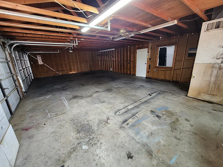 201 E Alice Ave — Photo 30