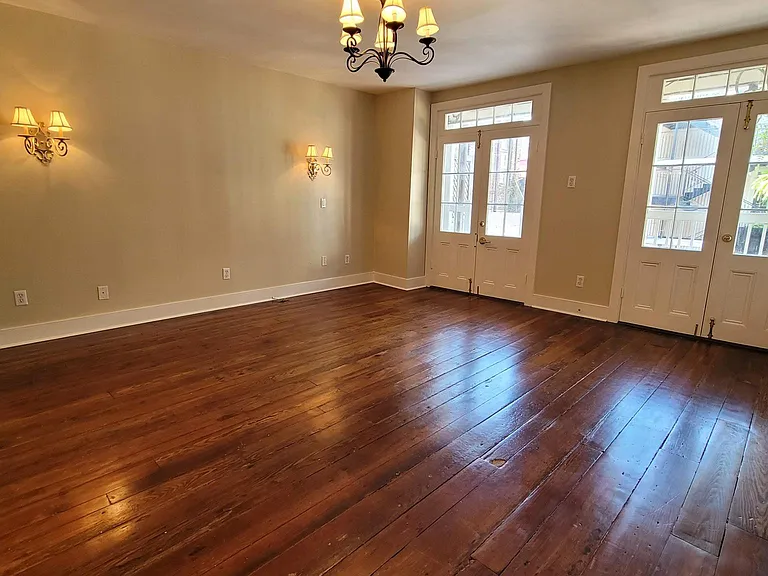 517 Dumaine St #1R — Photo 11