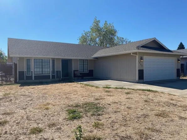 1707 Sterling Dr, Redding, CA 96003
