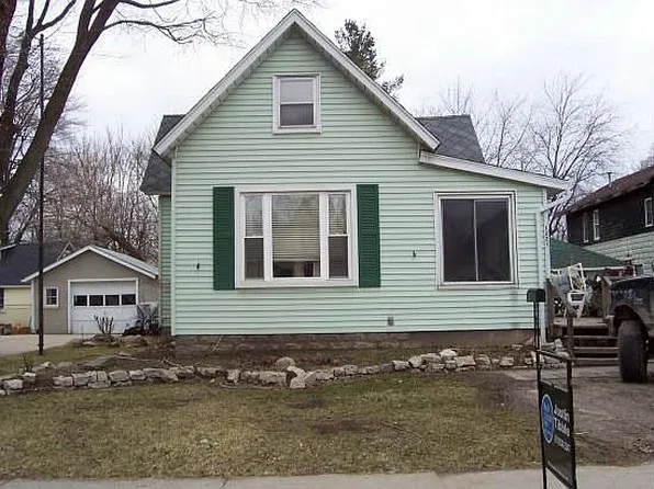 1221 Hancock St, Port Huron, MI 48060