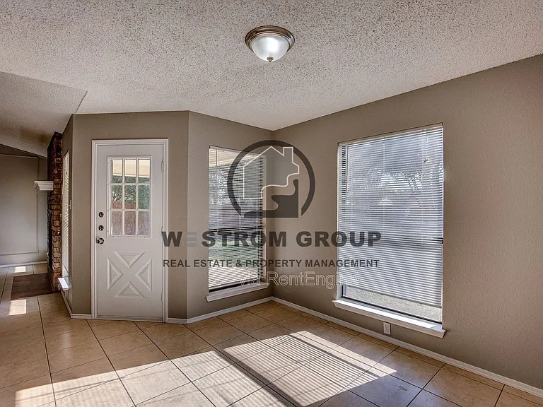 420 Revolution Ln — Photo 33