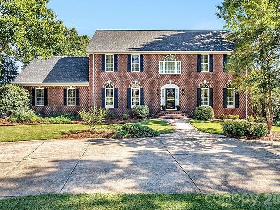 2nd image of 49320 Quail Trail Rd
