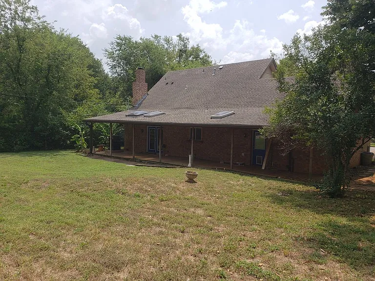 501 Atkerson Ln — Photo 5