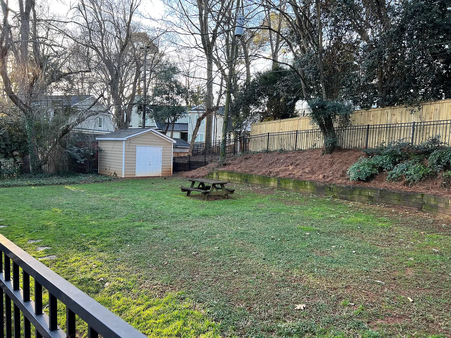 3 bed, 1460 sqft, $4,000 — Photo 4