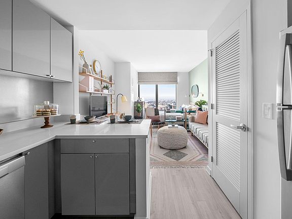 2nd image of 613 Pavonia Ave #4211-2