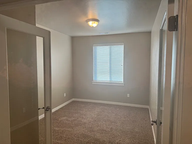 1298 N Tyra Ave — Photo 17