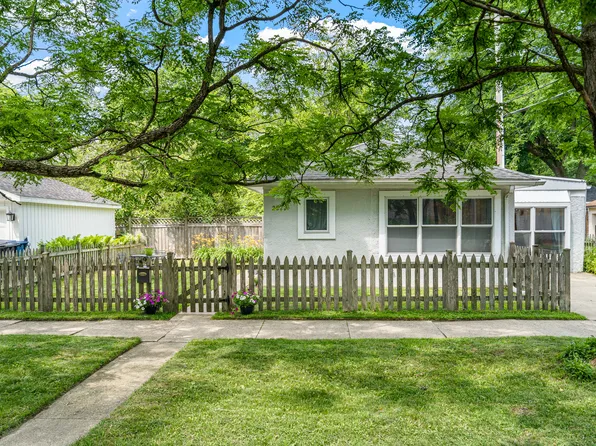 2222 Grey Ave, Evanston, IL 60201