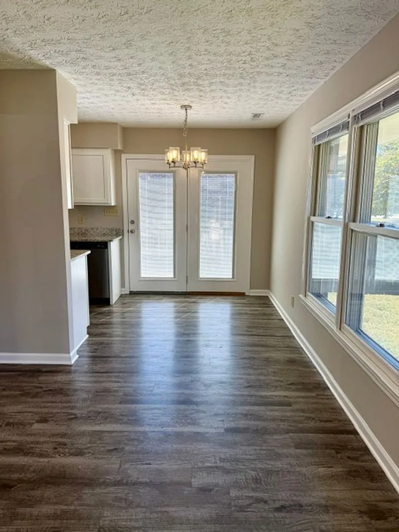 1716 Highland Way — Photo 2