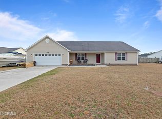 105 Blue Haven Dr, Hubert, NC 28539