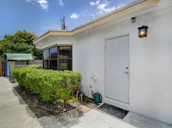 1316 DATE PALM Drive #Rear, Lantana, FL 33462