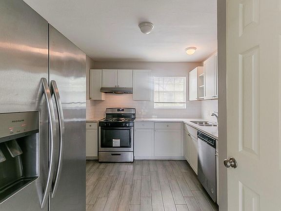 3rd image of 5009 Bataan Rd