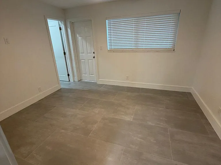 1133 NE 16th Ave #10 — Photo 6