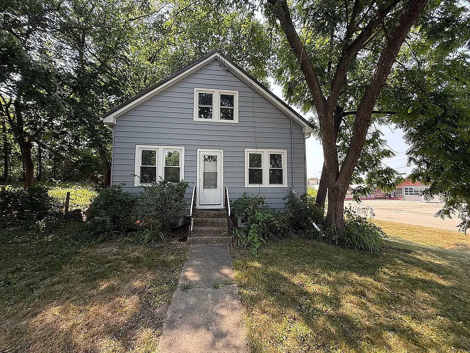 10707 N Main St