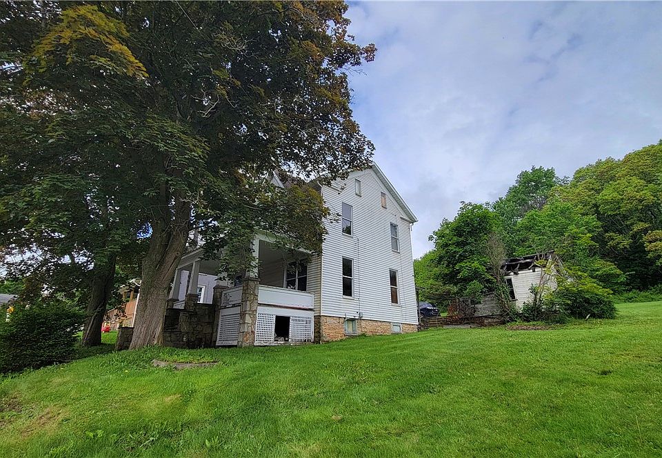 1st image of 658 Listie Rd