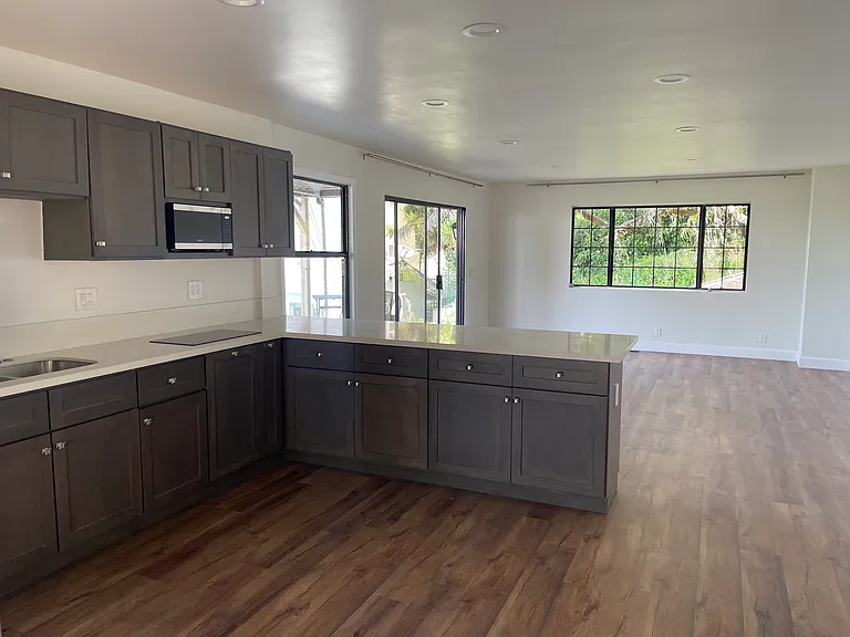 1825 Park Dr #C — Photo 2