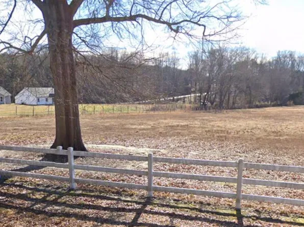 265 Bradley Dill Rd, Campobello, SC 29322