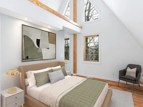 2 Hollyhock Rd #Art, Wilton, CT 06897