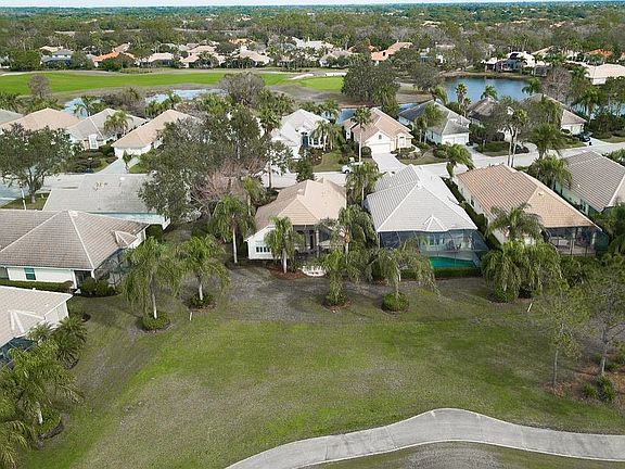 3rd image of 6634 Oakland Hills Dr