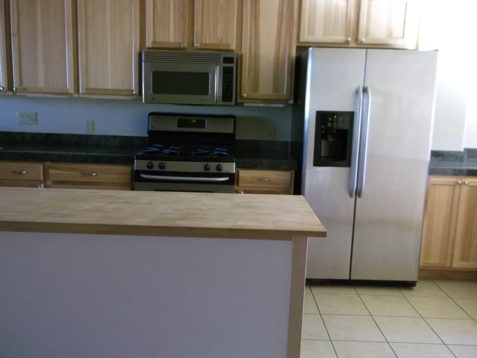 2 bed, 2.5 bath, 1711 sqft, $2,900 — Photo 2