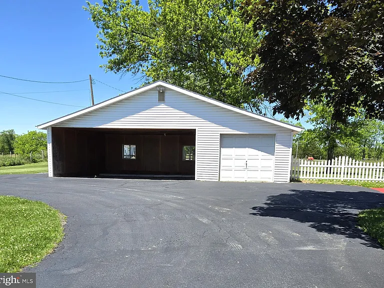 8293 Leetown Rd — Photo 58