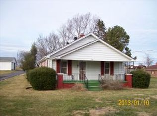 831 Gray Station Rd, Johnson City, TN 37615