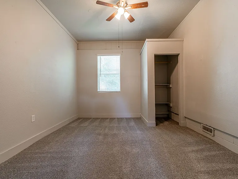 60 E Neal St #64 — Photo 9