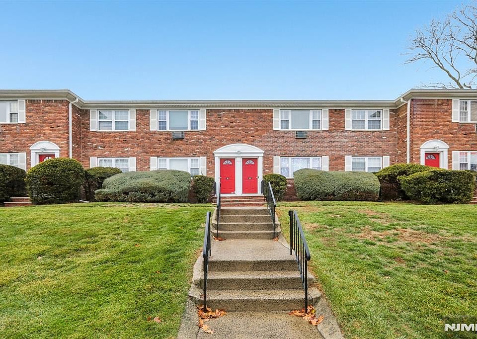 1st image of 30 Atherton Ct #103