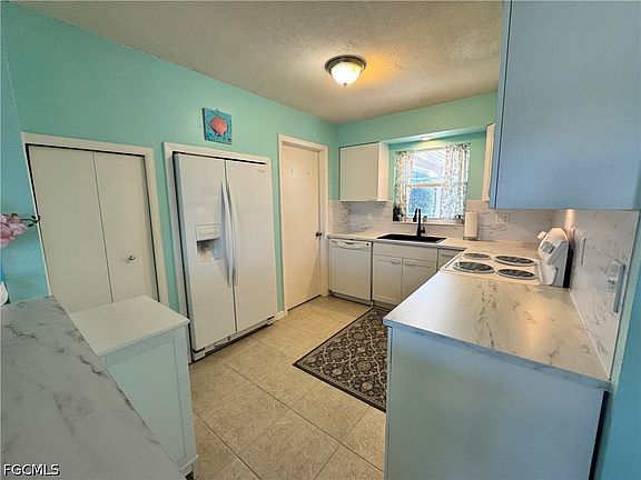 3rd image of 1027 SE 17th Ave
