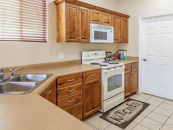 4th image of 124 S Las Hurdes Dr #6