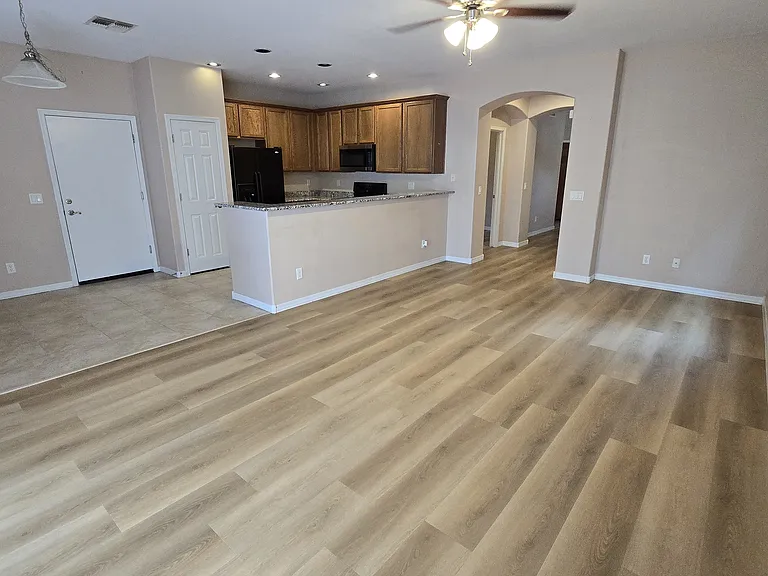 1051 S Maverick St — Photo 5