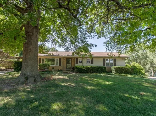 2736 S 78th St, Kansas City, KS 66106