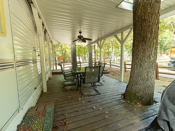 2nd image of 111 S Picnic Basket Ln