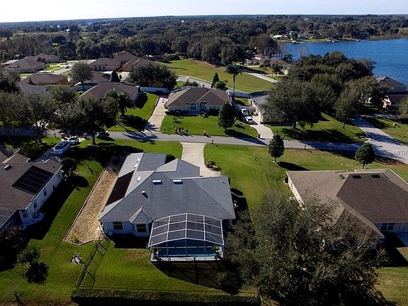 2nd image of 10805 Vineyard Ct