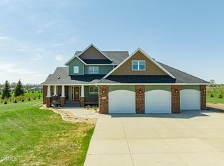 7816 Runnel Rd, Bismarck, ND 58503