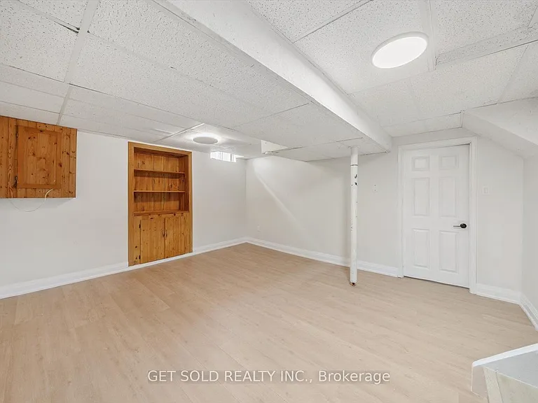 232 Kozlov St — Photo 32